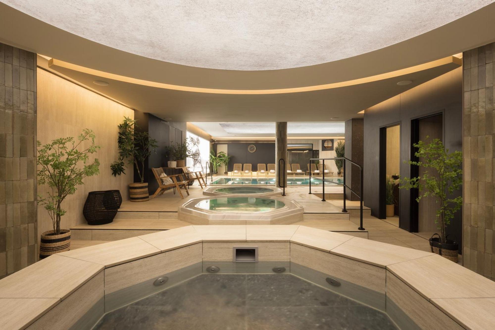 Palace 4*